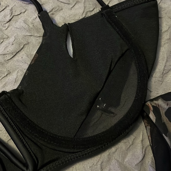 Bikini 👙 - Picture 3 of 4